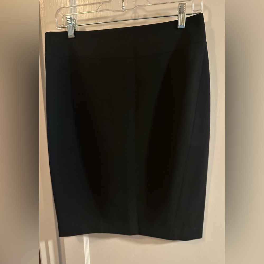 Loft Women's Size 6  Solid Black Pencil Skirt Polyester, Stretch.